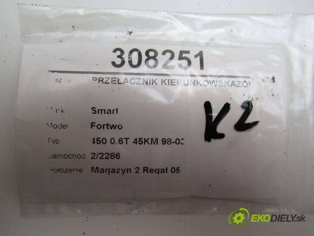 Smart Fortwo  1999 33 kW 450 0.6T 45KM 98-03 600 Prepínač smeroviek 0001185V001 993794001 (Prepínače, spínače, tlačidlá a ovládače kúrenia)