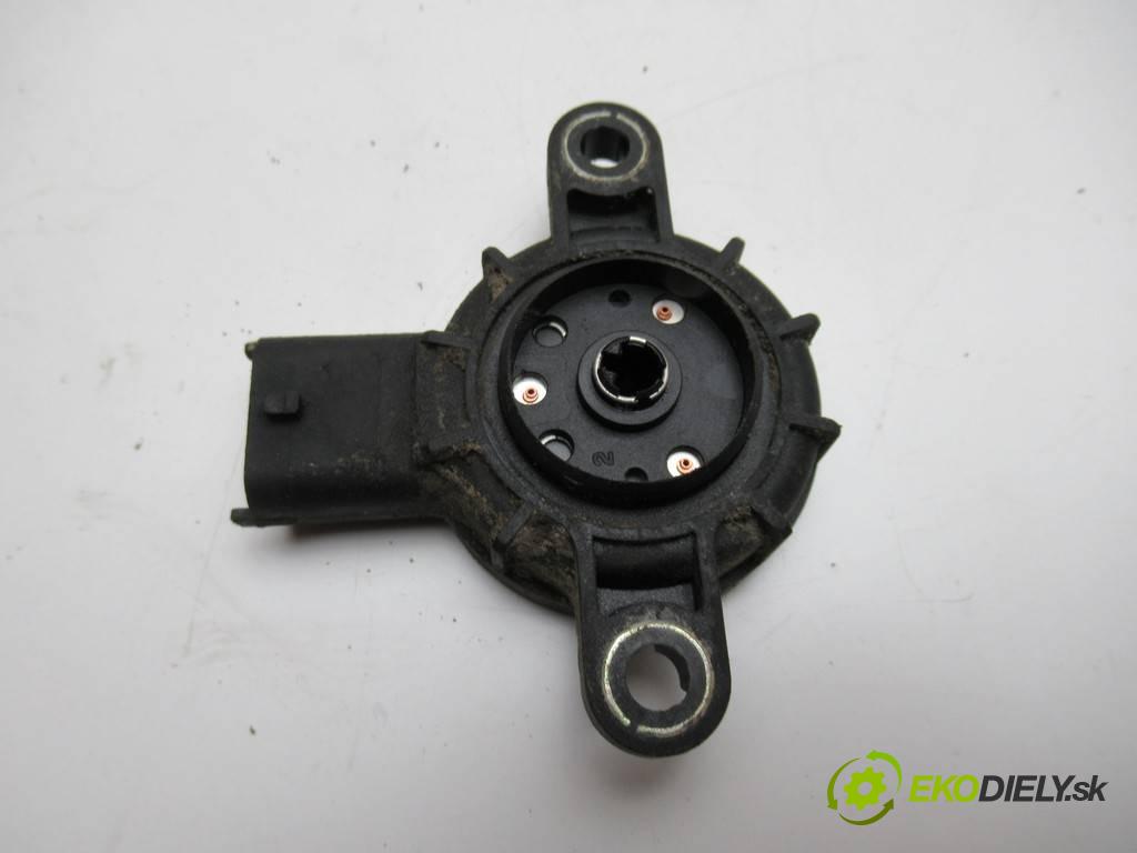 Smart Fortwo    450 0.6T 45KM 98-03  Snímač prevodovky 0003254V007