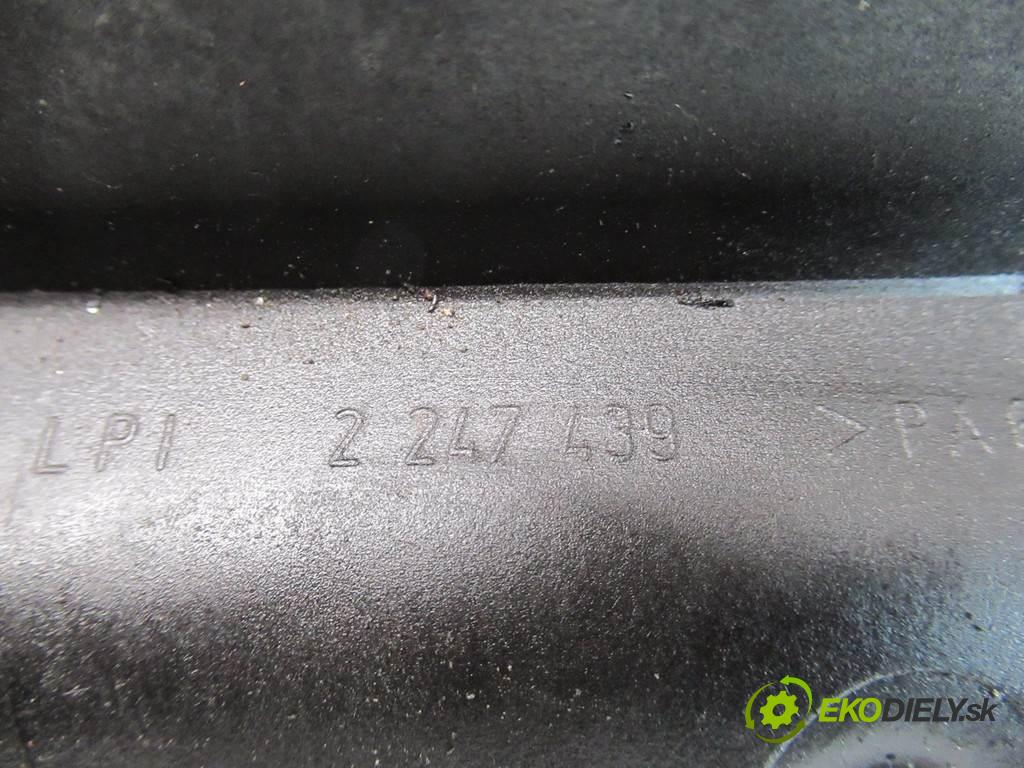 BMW 3 E46    3.0D 184KM 01-07  potrubí sání 2247439 (Sací potrubí)
