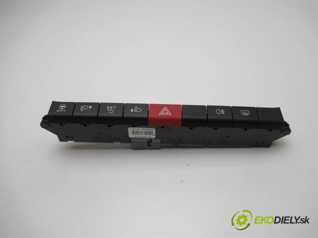 Fiat Panda III  2013 51 kW 1.2B 69KM 12- 1200 Spínač svetiel výstražných (núdzových) 07355444120 (Prepínače, spínače, tlačidlá a ovládače kúrenia)