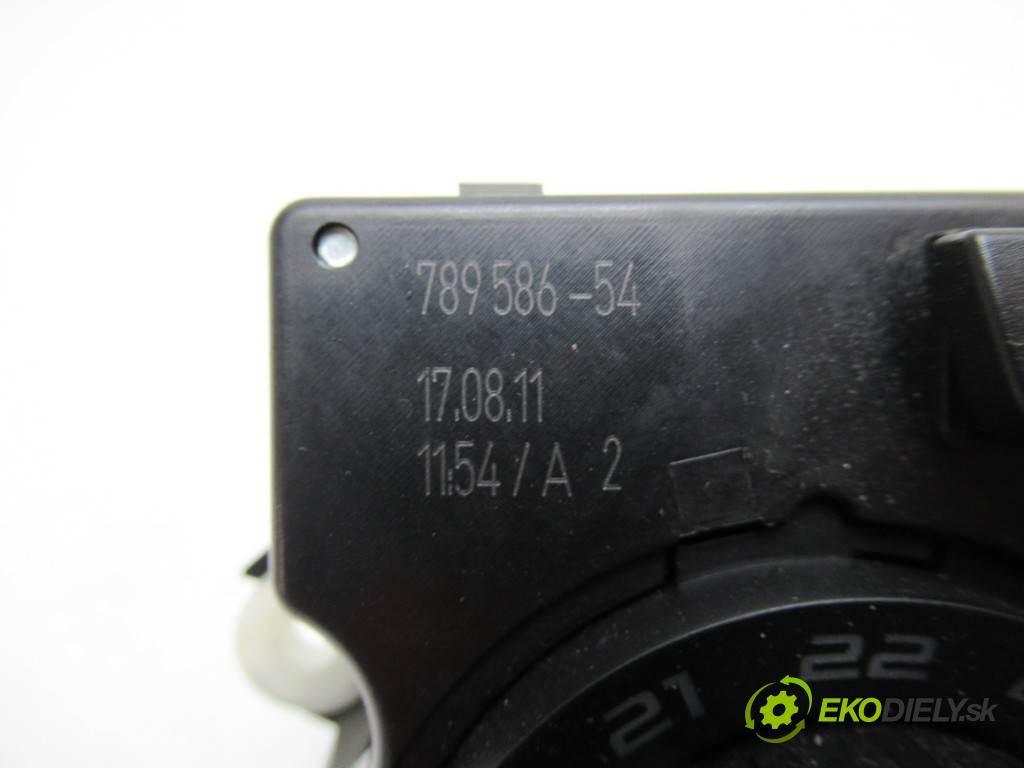 Skoda Octavia II LIFT  2011 103 kW KOMBI 5D 2.0TDI 140KM 08-13 2000 Panel ovládania kúrenia 3T0907044BK (Prepínače, spínače, tlačidlá a ovládače kúrenia)