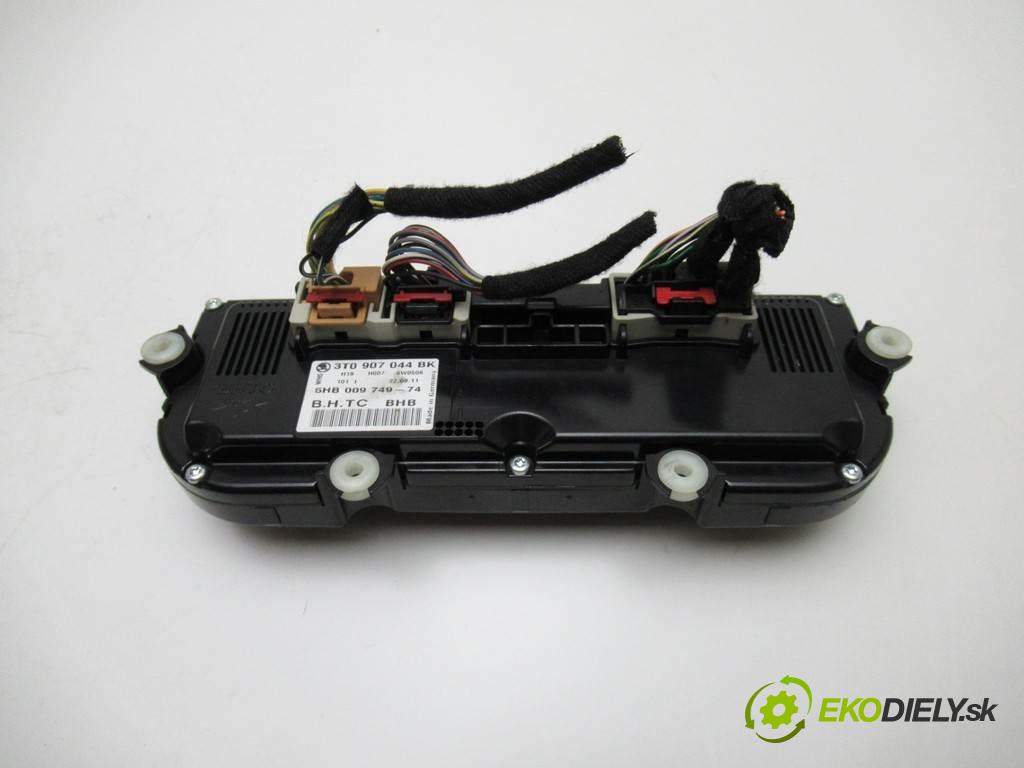 Skoda Octavia II LIFT  2011 103 kW KOMBI 5D 2.0TDI 140KM 08-13 2000 Panel ovládania kúrenia 3T0907044BK (Prepínače, spínače, tlačidlá a ovládače kúrenia)