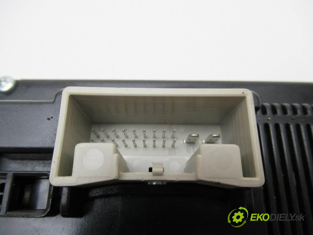 Skoda Octavia II LIFT  2011 103 kW KOMBI 5D 2.0TDI 140KM 08-13 2000 Panel ovládania kúrenia 3T0907044BK (Prepínače, spínače, tlačidlá a ovládače kúrenia)