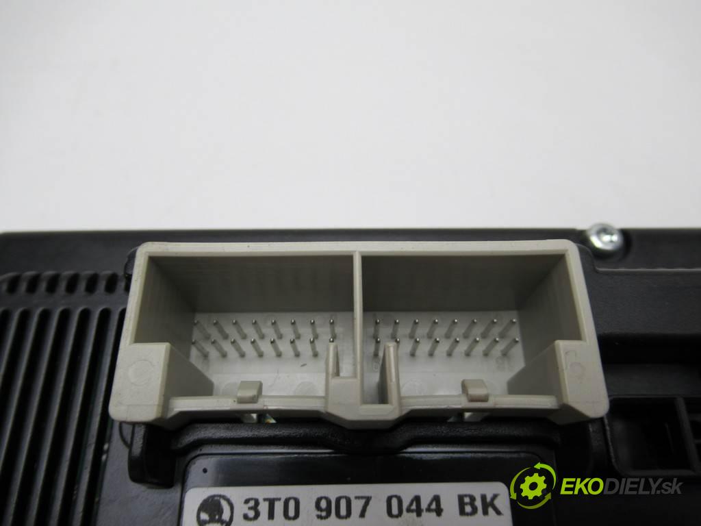 Skoda Octavia II LIFT  2011 103 kW KOMBI 5D 2.0TDI 140KM 08-13 2000 Panel ovládania kúrenia 3T0907044BK (Prepínače, spínače, tlačidlá a ovládače kúrenia)