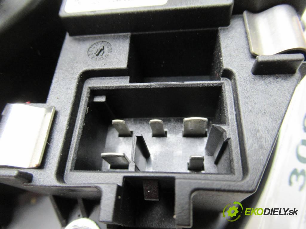 Skoda Octavia II LIFT  2011 103 kW KOMBI 5D 2.0TDI 140KM 08-13 2000 Ventilátor ventilátor kúrenia 1K1820015J (Ventilátory kúrenia)