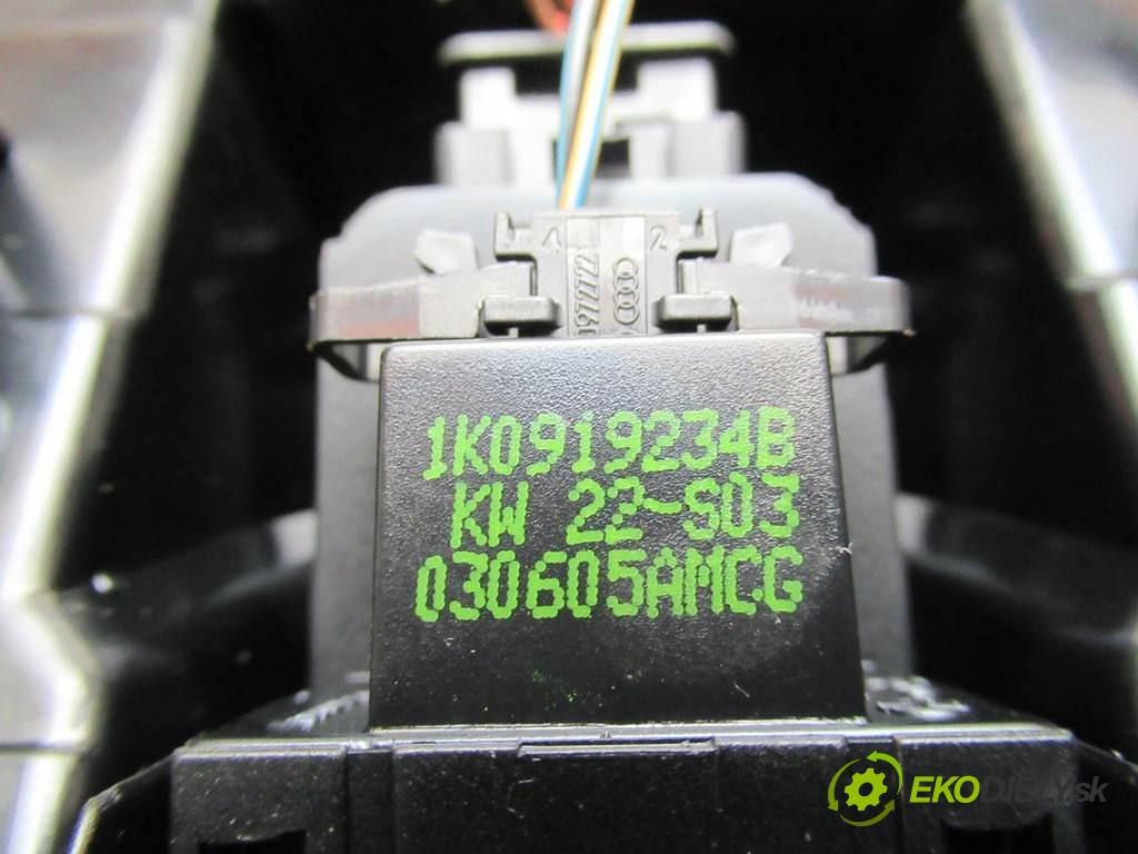 Volkswagen Golf V    HATCHBACK 5D 1.9TDI 105KM 03-08  Mriežky kúrenia stredna  (Mriežky kúrenia (fukáre))