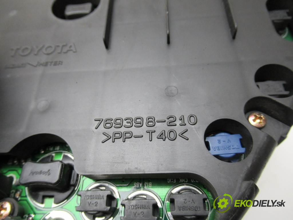 Lexus IS I  2001 114 kW 200 SEDAN 2.0B 155KM 98-05 2000 Prístrojovka 83800-53080JA (Prístrojové dosky, displeje)