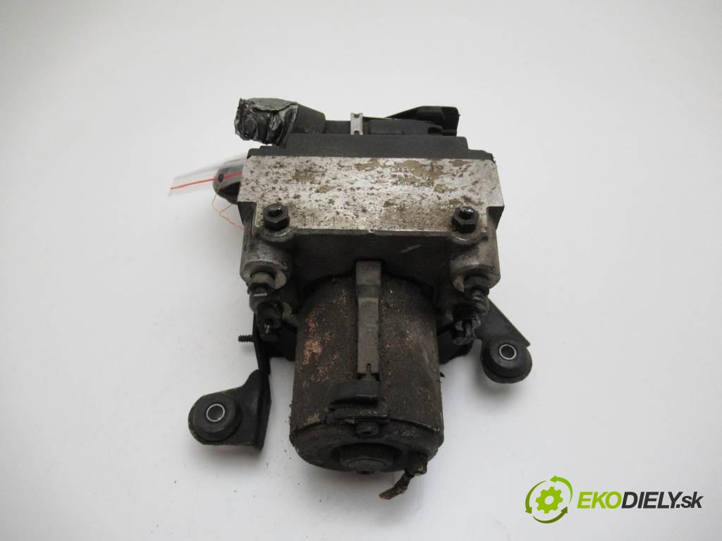 Audi A4 B5  1994 74kw SEDAN 4D 1.6B 100KM 94-01 1600 Pumpa ABS 8D0614111 (Pumpy ABS)