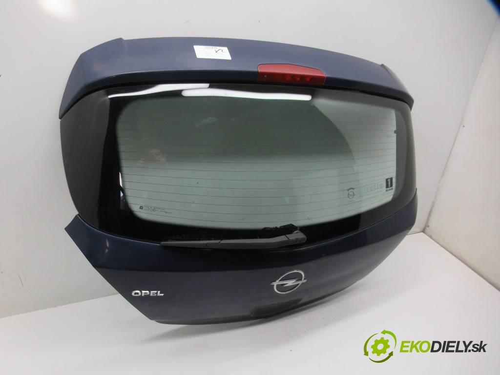 Opel Corsa D   2008 66 kW HATCHBACK 5D 1.4B 90KM 06-14 1400 zadní část kapota  (Zadní kapoty)