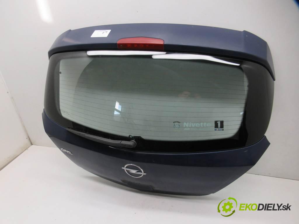 Opel Corsa D   2008 66 kW HATCHBACK 5D 1.4B 90KM 06-14 1400 zadní část kapota  (Zadní kapoty)