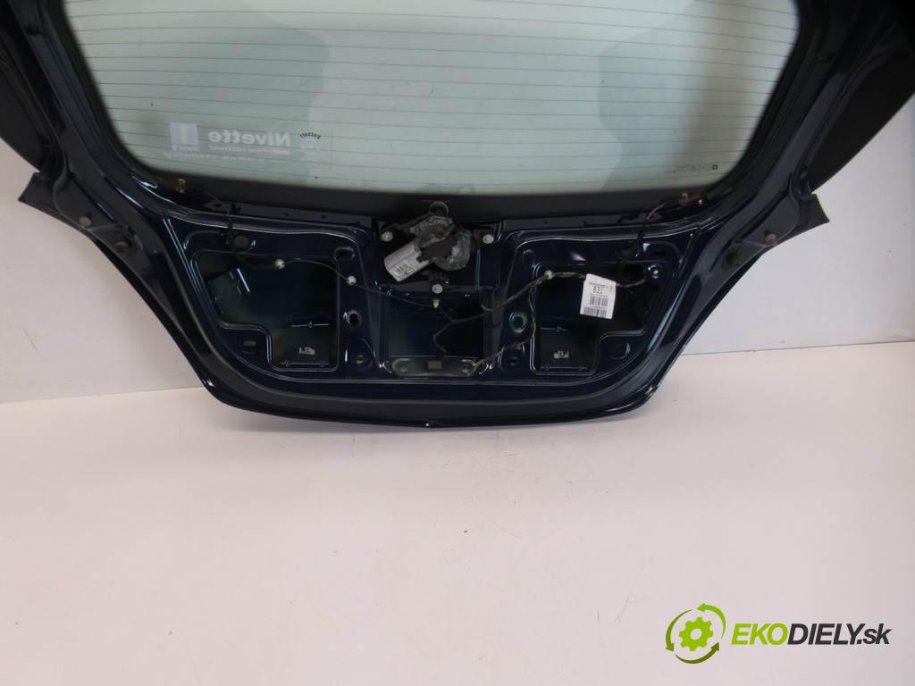 Opel Corsa D   2008 66 kW HATCHBACK 5D 1.4B 90KM 06-14 1400 zadní část kapota  (Zadní kapoty)