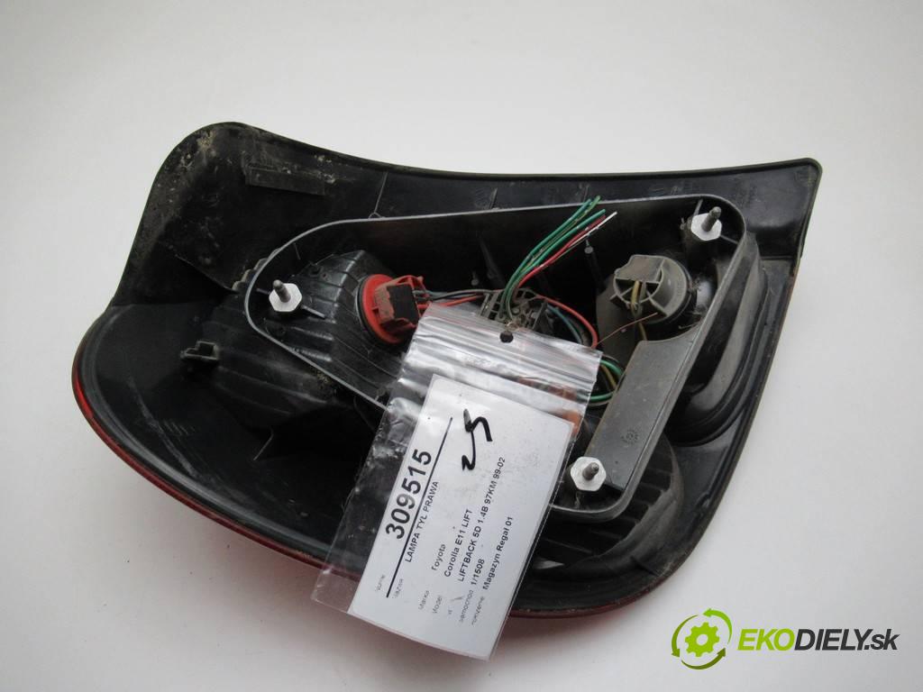 Toyota Corolla E11 LIFT  2000  LIFTBACK 5D 1.4B 97KM 99-02 1400 Svetlo zad pravá  (Ostatné)