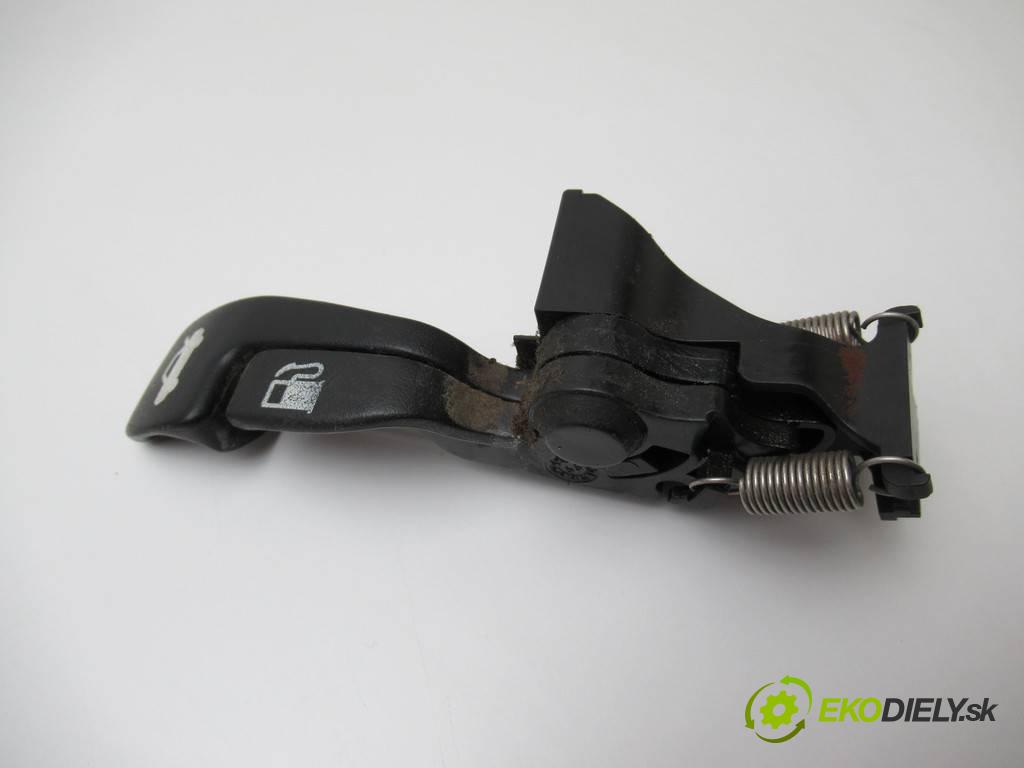 Toyota Corolla E11 LIFT    LIFTBACK 5D 1.4B 97KM 99-02  Lanko dverí I nádrže paliva