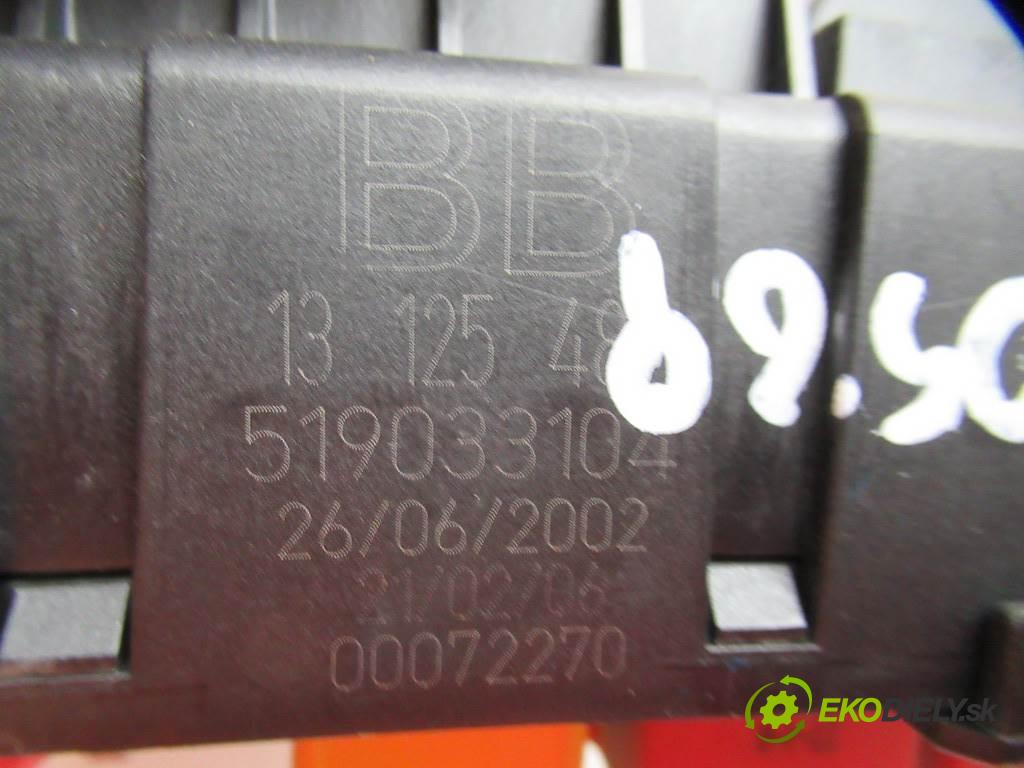 Opel Vectra C  2002 92 kW LIFTBACK 5D 2.2DTI 125KM 02-08 2200 modul BSI 13125489 (Pojistkové skříňky)