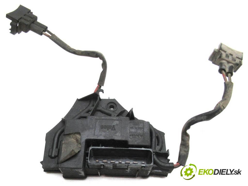Opel Vectra C  2002 92 kW LIFTBACK 5D 2.2DTI 125KM 02-08 2200 Modul Riadiaca jednotka ventilátora 1379131 (Ostatné)