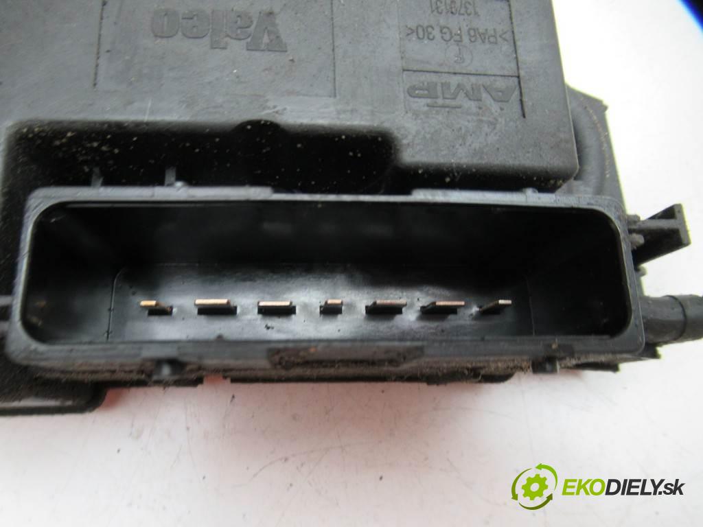 Opel Vectra C  2002 92 kW LIFTBACK 5D 2.2DTI 125KM 02-08 2200 Modul Riadiaca jednotka ventilátora 1379131 (Ostatné)