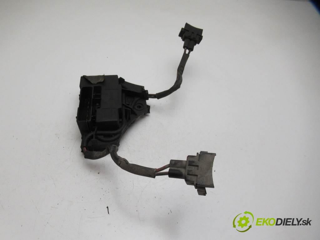 Opel Vectra C  2002 92 kW LIFTBACK 5D 2.2DTI 125KM 02-08 2200 Modul Riadiaca jednotka ventilátora 1379131 (Ostatné)