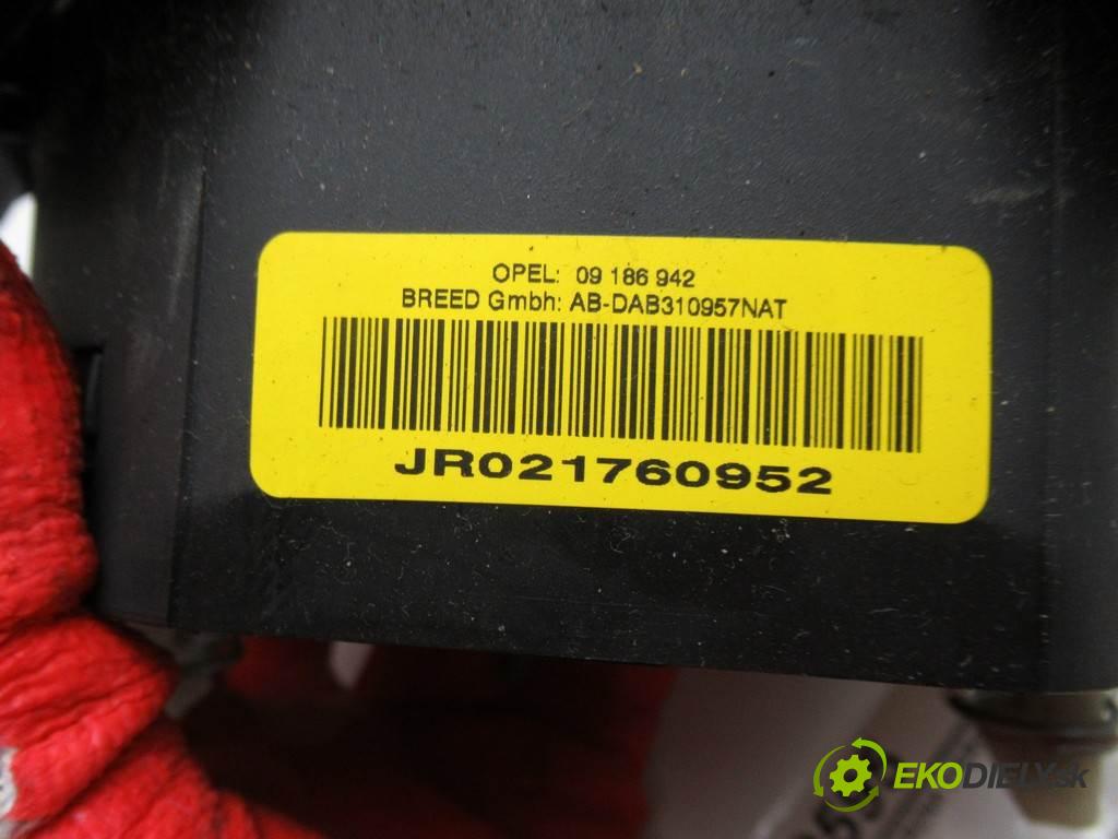 Opel Vectra C  2002 92 kW LIFTBACK 5D 2.2DTI 125KM 02-08 2200 AirBag volantu 09186942 (Airbagy)