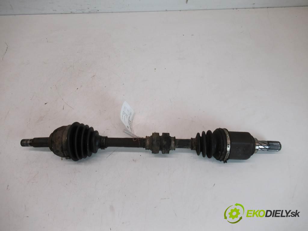 Nissan Note  2006 65 kW E11 1.4B 88KM 06-12 1400 Poloos ľavá strana  (Poloosy)