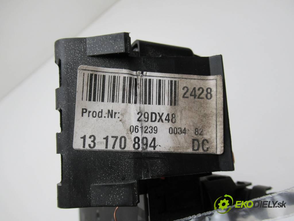 Opel Vectra C  2004 101KM SEDAN 4D 2.0DTI 101KM 02-05 2000 modul BSI 13170894 (Pojistkové skříňky)