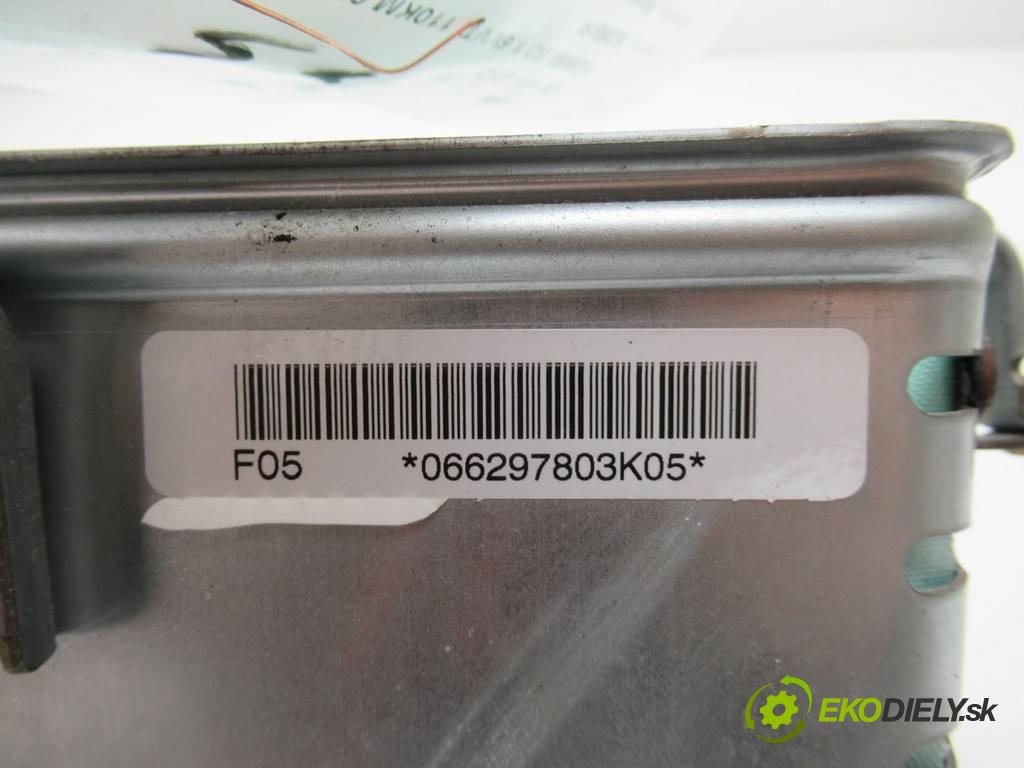 Toyota Corolla E12  2003 110 kW KOMBI 5D 1.6VVTI 110KM 02-07 1600 AirBag spolujazdca  (Airbagy)