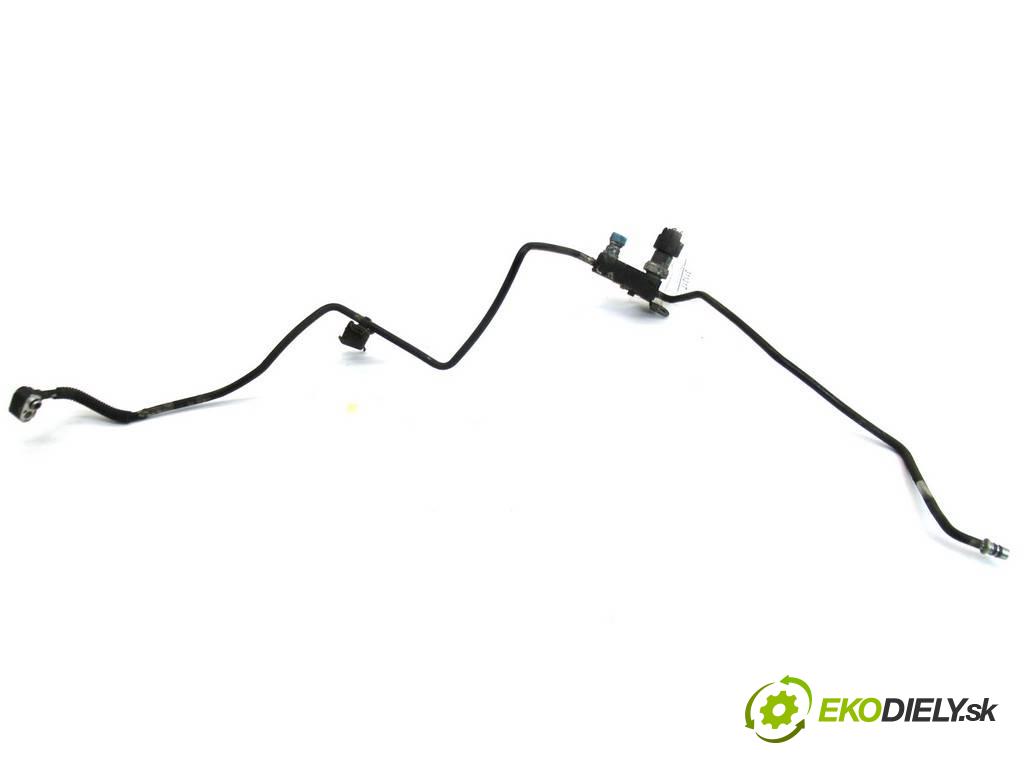 Toyota Corolla E12  2003 110 kW KOMBI 5D 1.6VVTI 110KM 02-07 1600 rúrka klimatizace  (Rozvody klimatizace)