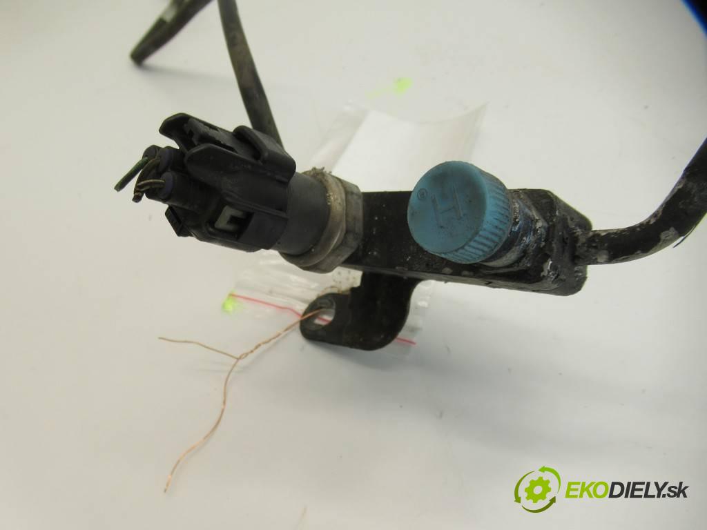 Toyota Corolla E12  2003 110 kW KOMBI 5D 1.6VVTI 110KM 02-07 1600 rúrka klimatizace  (Rozvody klimatizace)