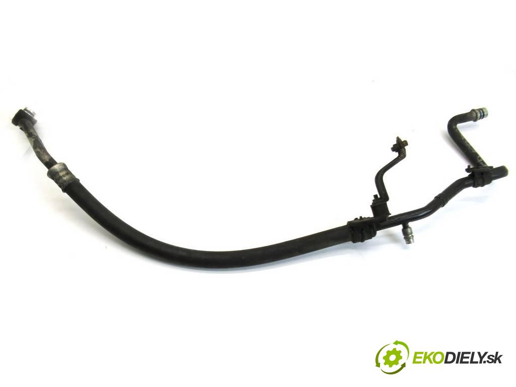 Toyota Corolla E12    KOMBI 5D 1.6VVTI 110KM 02-07  rúrka klimatizace  (Rozvody klimatizace)