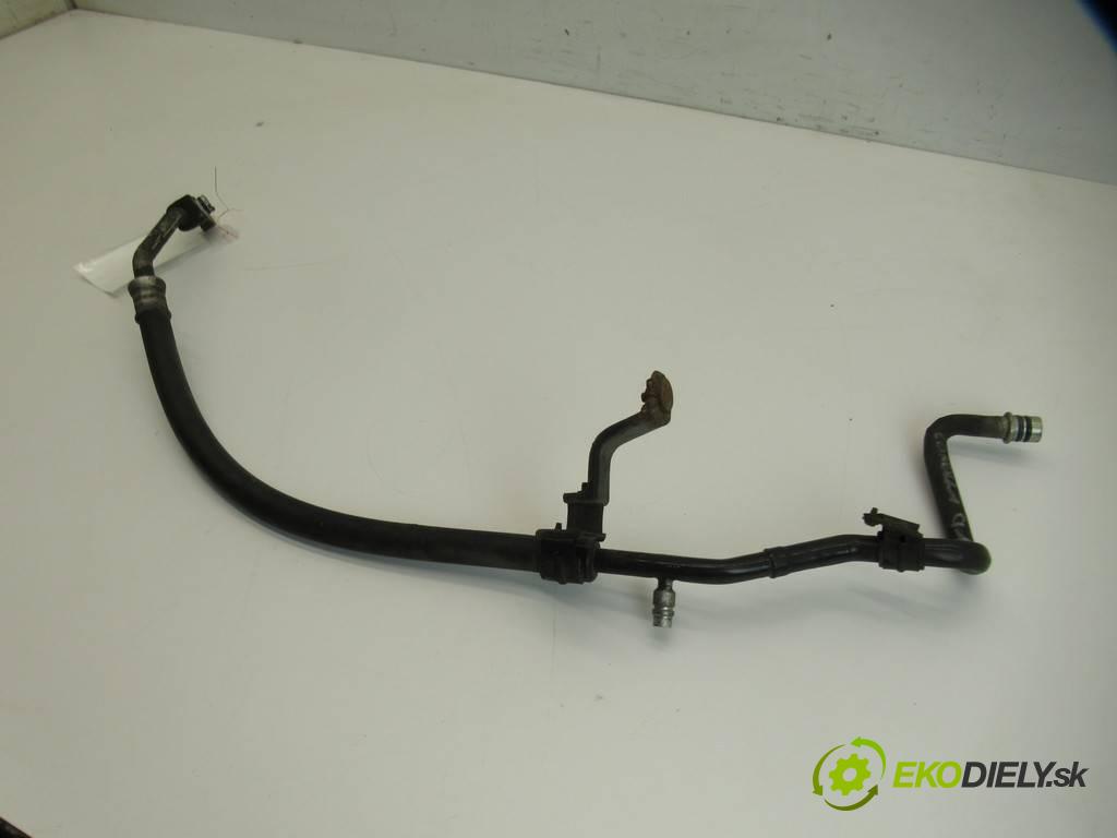 Toyota Corolla E12    KOMBI 5D 1.6VVTI 110KM 02-07  rúrka klimatizace  (Rozvody klimatizace)