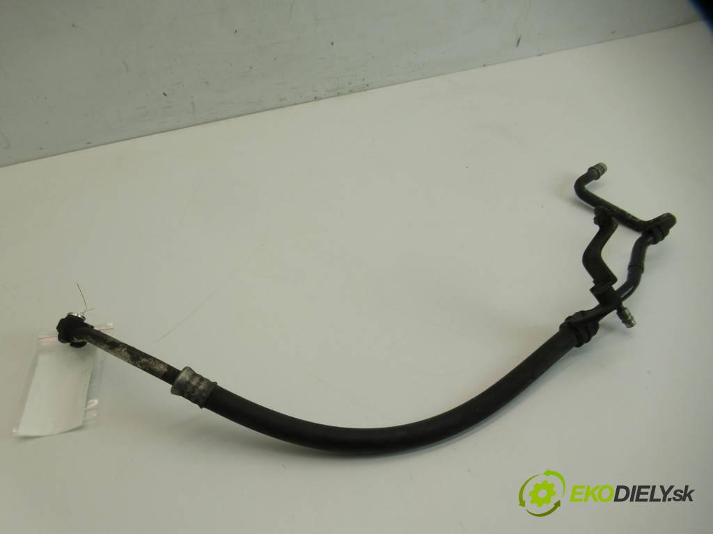 Toyota Corolla E12    KOMBI 5D 1.6VVTI 110KM 02-07  rúrka klimatizace  (Rozvody klimatizace)