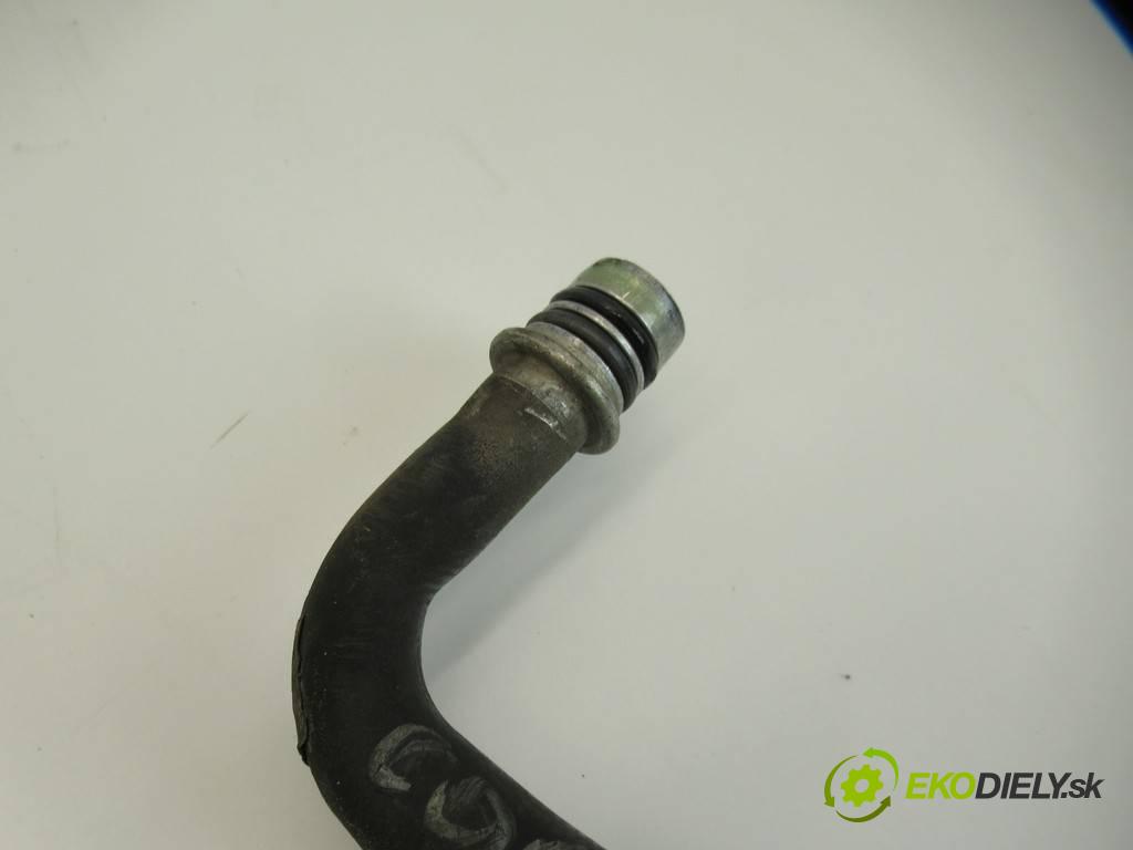 Toyota Corolla E12    KOMBI 5D 1.6VVTI 110KM 02-07  rúrka klimatizace  (Rozvody klimatizace)