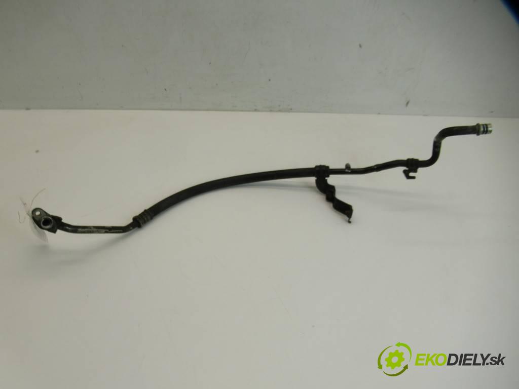 Toyota Corolla E12    KOMBI 5D 1.6VVTI 110KM 02-07  rúrka klimatizace  (Rozvody klimatizace)