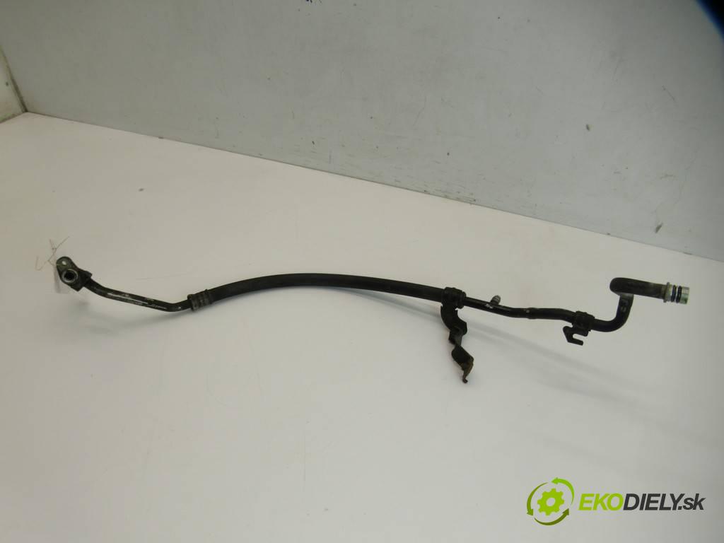 Toyota Corolla E12    KOMBI 5D 1.6VVTI 110KM 02-07  rúrka klimatizace  (Rozvody klimatizace)