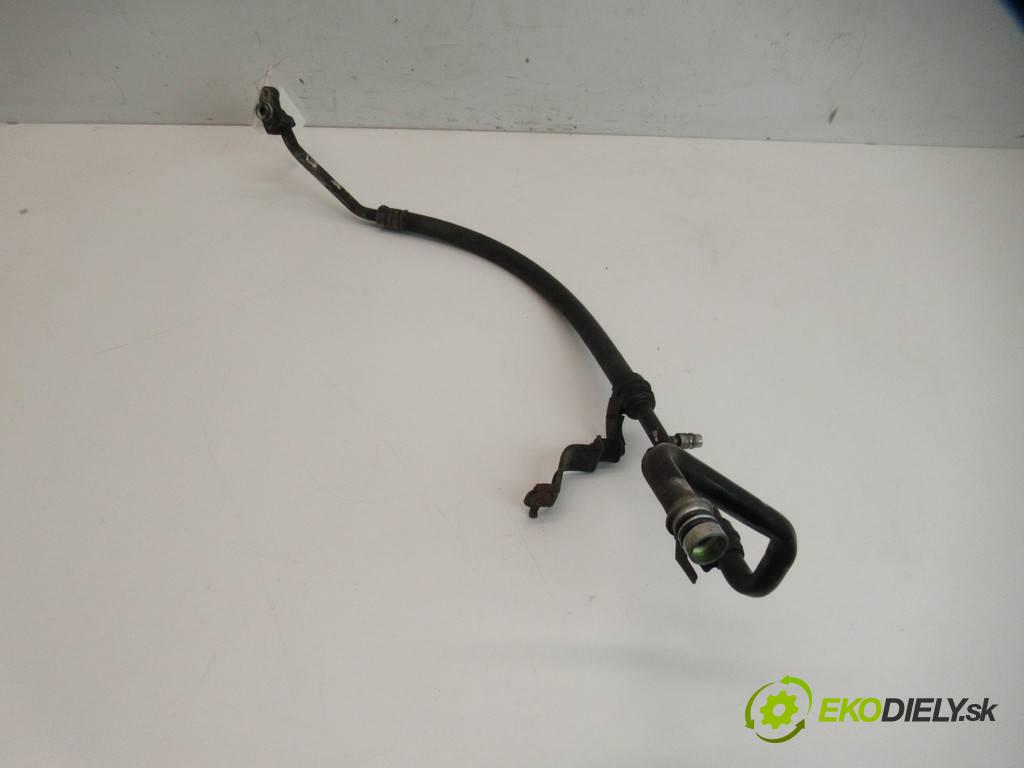 Toyota Corolla E12    KOMBI 5D 1.6VVTI 110KM 02-07  rúrka klimatizace  (Rozvody klimatizace)