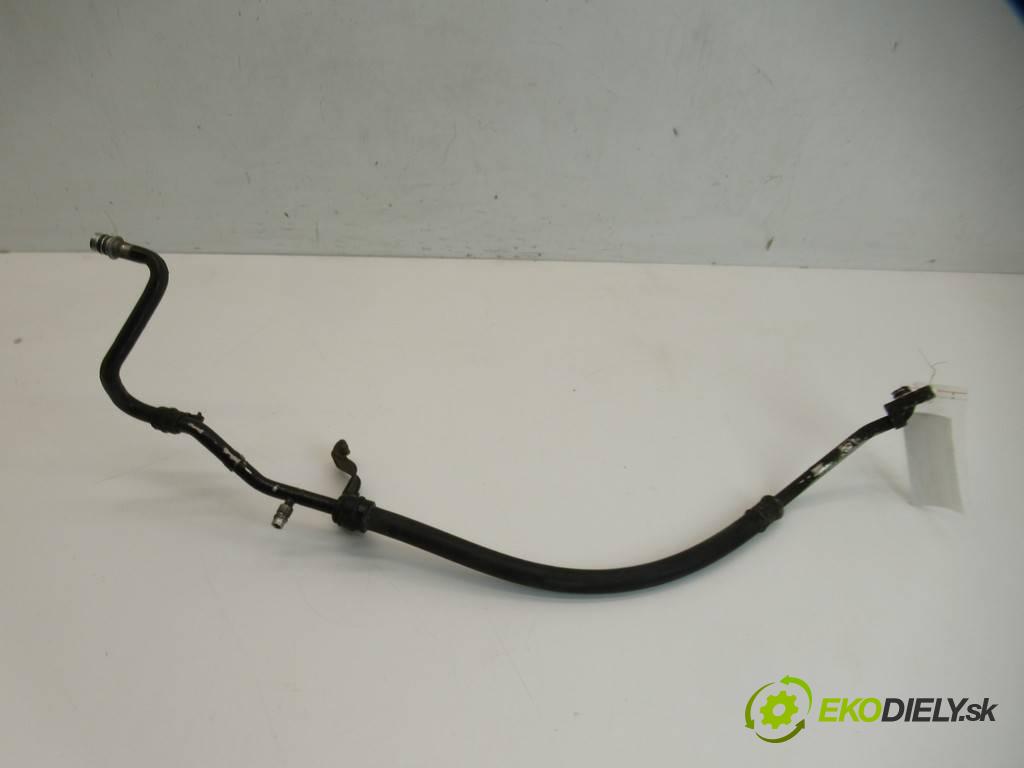 Toyota Corolla E12    KOMBI 5D 1.6VVTI 110KM 02-07  rúrka klimatizace  (Rozvody klimatizace)