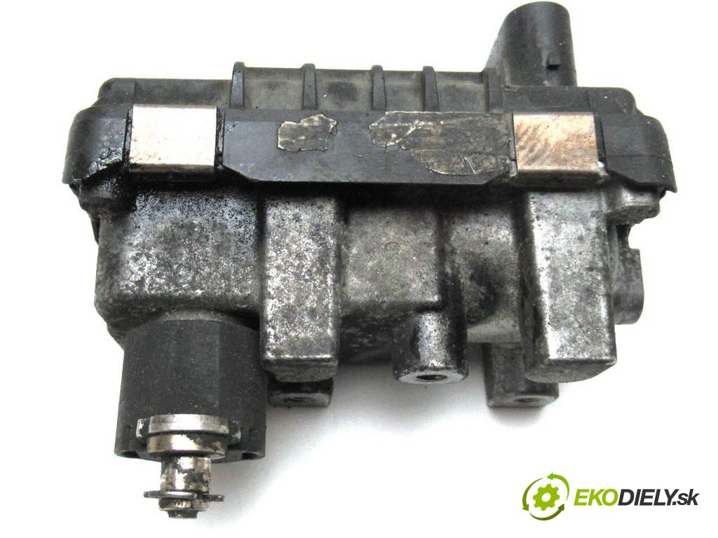 Mercedes-Benz E W211    LIFT SEDAN 2.2CDI 170KM 02-09  nastavovač turba 6NW009228 (Ostatní)