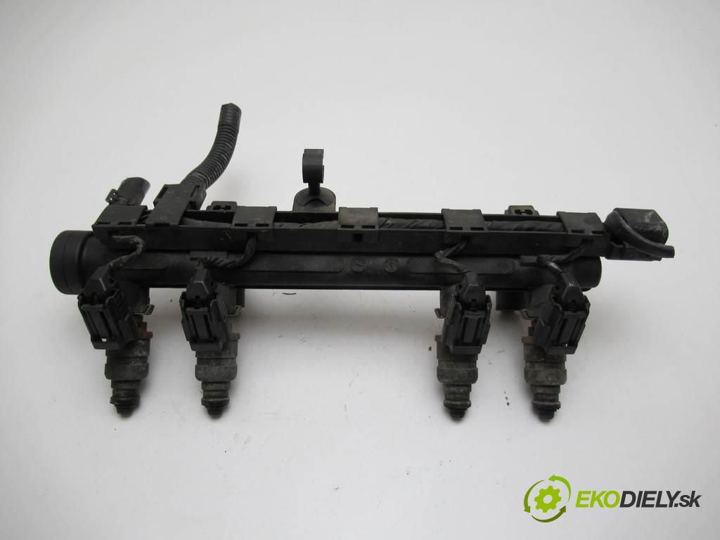 Skoda Fabia  2001 44kw HATCHBACK 5D 1.4B 60KM 99-07 1400 Lišta vstrekovacia Vstrekovacie ventily 047133319 (Vstrekovacie lišty)