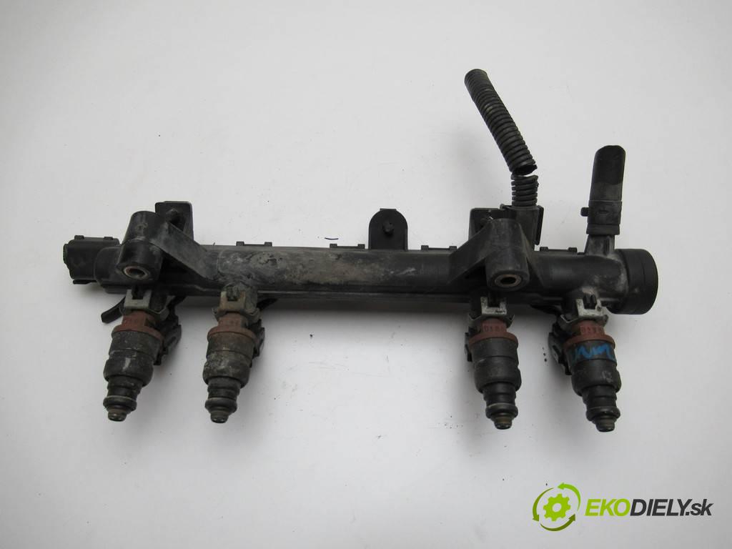 Skoda Fabia  2001 44kw HATCHBACK 5D 1.4B 60KM 99-07 1400 Lišta vstrekovacia Vstrekovacie ventily 047133319 (Vstrekovacie lišty)