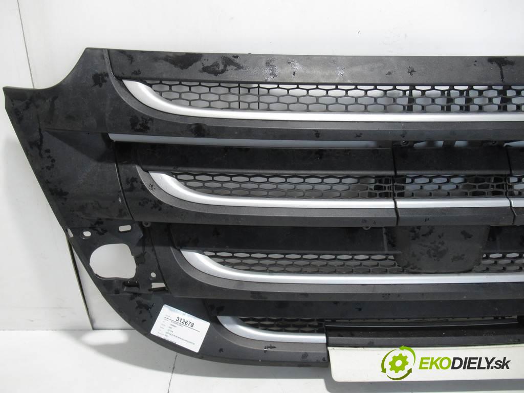 DAF XF 106 XF106 EURO6 SPACECAB/COMFORT MX 13 340KW (460KM) 1 2015 340KW (460KM) XF106 EURO6 SPACECAB/COMFORT MX 13 340KW (460KM) 1 12902 mřížka maska 1886591 (Mřížky (masky) chladičů)