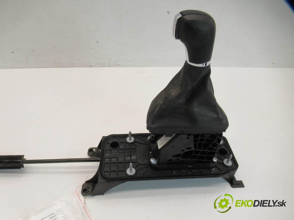 Seat Leon III  2018  LIFT HATCHBACK 5D 1.4TSI 150KM 12-20 1400 Kulisa 5Q1713025AR (Rýchlostné páky / kulisy)
