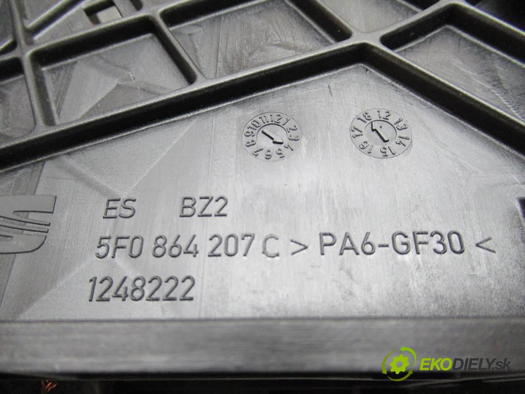 Seat Leon III    LIFT HATCHBACK 5D 1.4TSI 150KM 12-20  Lakťová opierka 5F0864207C