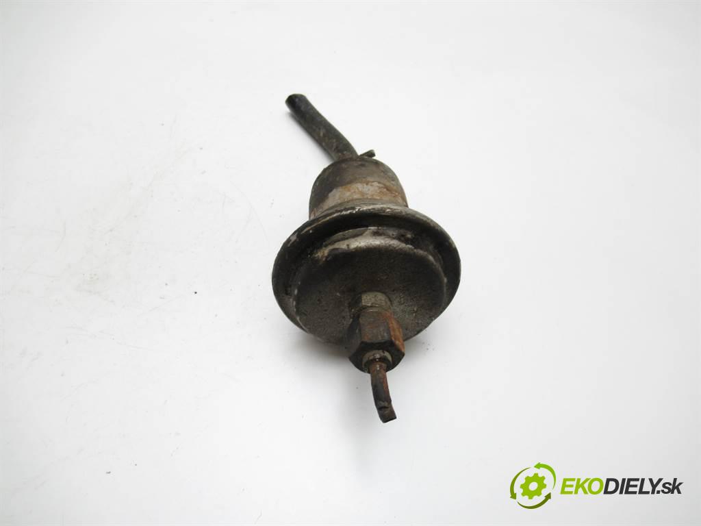 Mercedes-Benz W124    KARAWAN 2.3B 136KM 84-97  AKUMULATOR: tlaku paliva 0004760521
