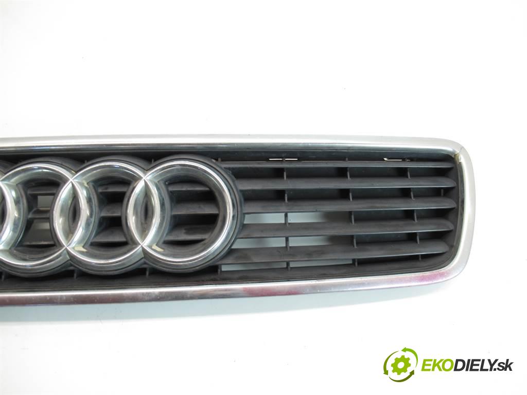 Audi A4 B5  1995 74 kW SEDAN 4D 1.6B 100KM 94-01 1600 mřížka maska 8D0853651D (Mřížky (masky) chladičů)