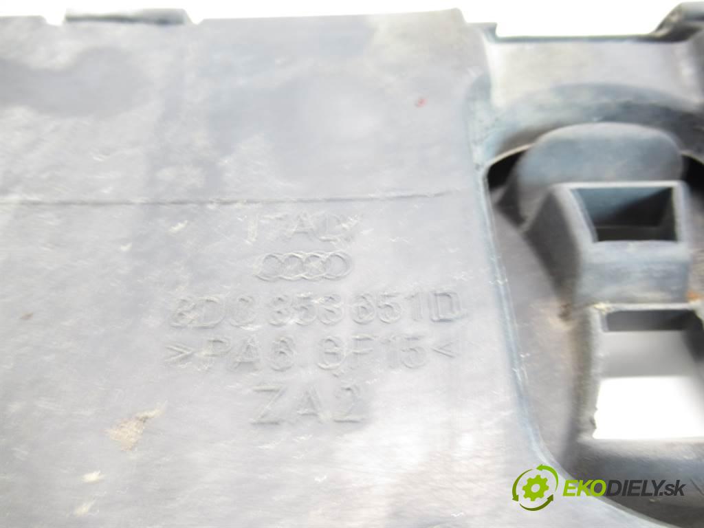 Audi A4 B5  1995 74 kW SEDAN 4D 1.6B 100KM 94-01 1600 mřížka maska 8D0853651D (Mřížky (masky) chladičů)