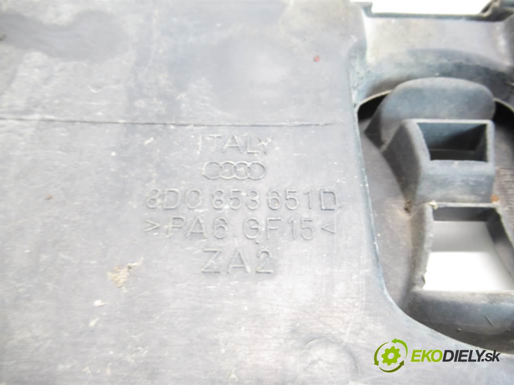 Audi A4 B5  1995 74 kW SEDAN 4D 1.6B 100KM 94-01 1600 mřížka maska 8D0853651D (Mřížky (masky) chladičů)
