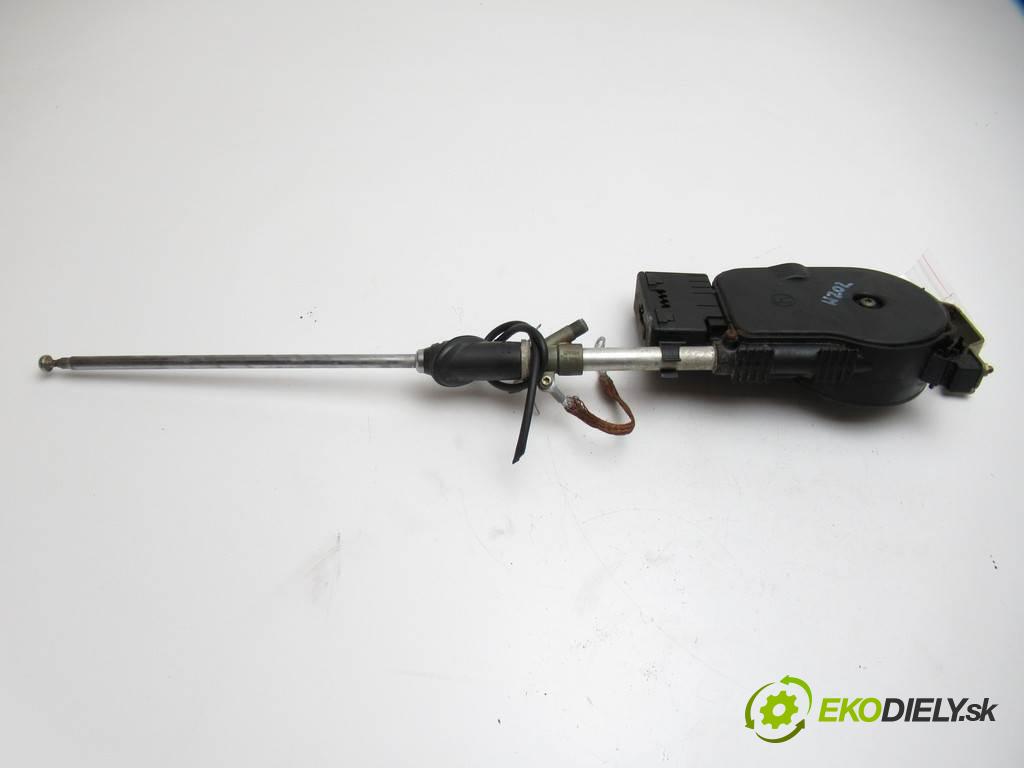 Mercedes-Benz C W202    A  ANTENA 2028202175