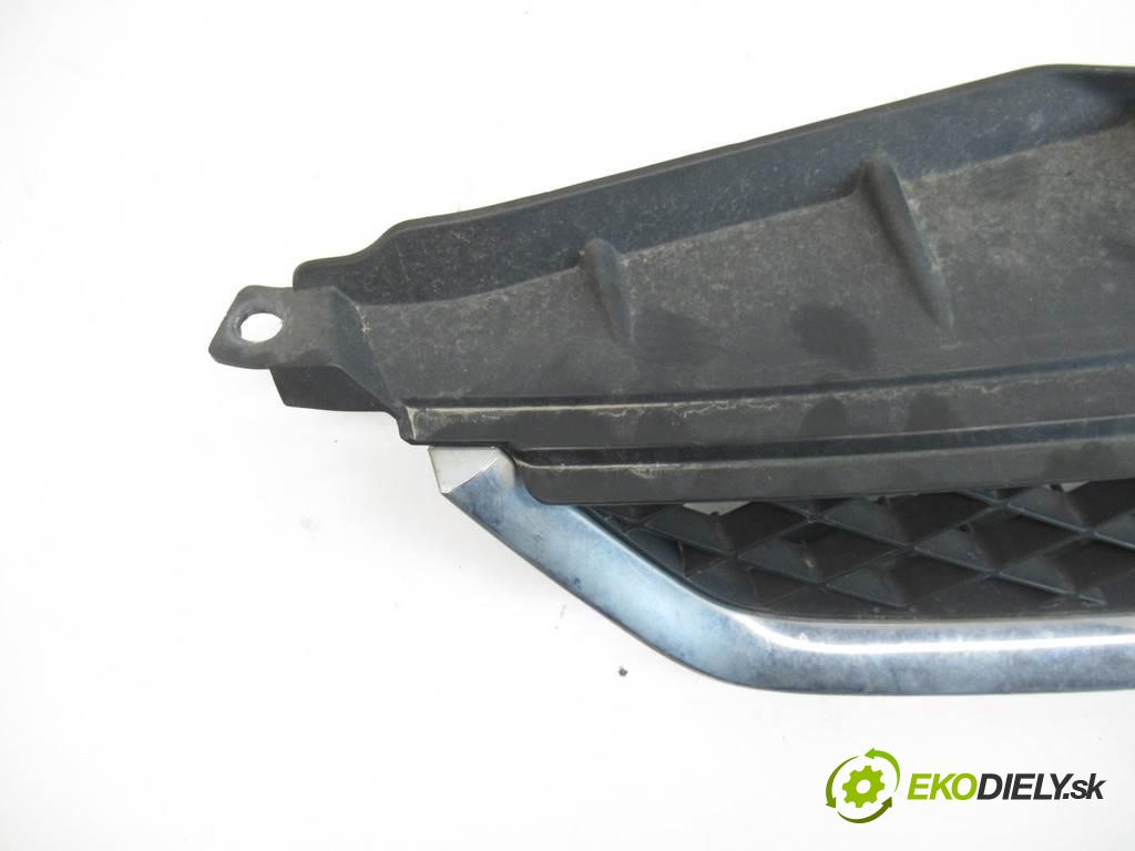 Mazda 5 Premacy II  2006 107 kW 2.0B 146KM 05-10 2000 mřížka maska C23550711 (Mřížky (masky) chladičů)