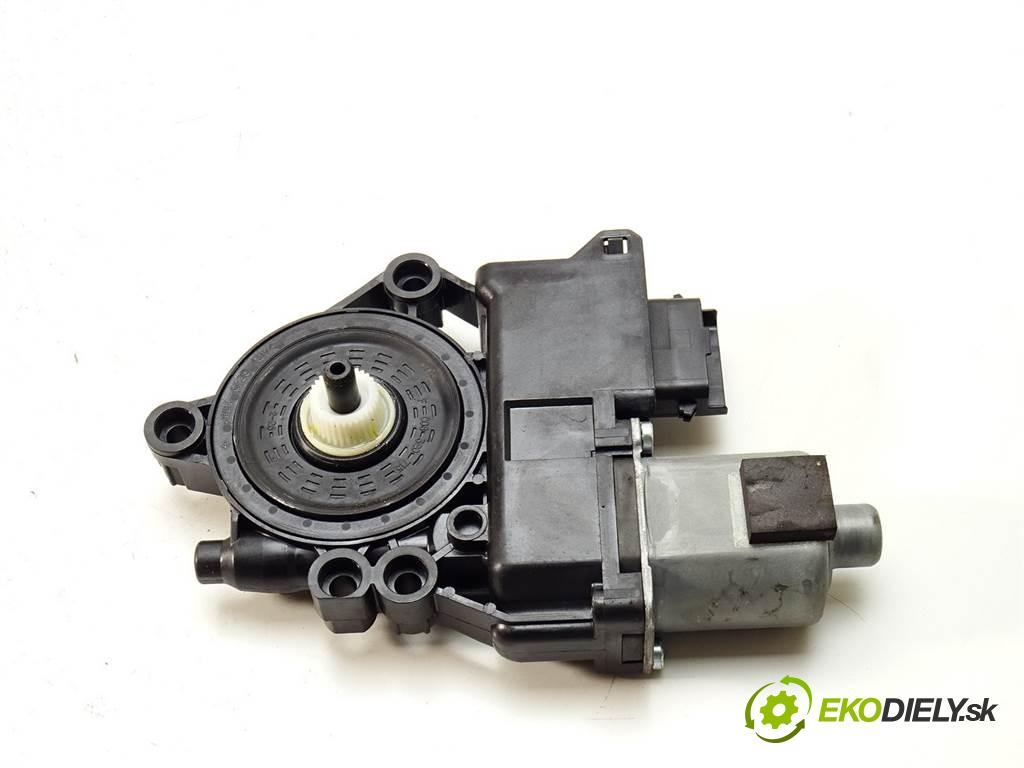 Hyundai i40  2012 85 kW CW KOMBI 1.7CRDI 116KM 11-14 1700 Motorček sťahovania okna zad ľavy  (Motorčeky okien zadné ľavé)