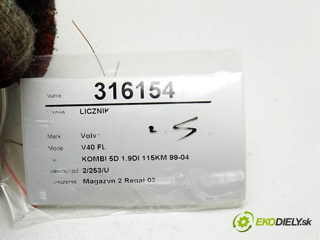 Volvo V40 FL  2002 85 kW KOMBI 5D 1.9DI 115KM 99-04 1900 Prístrojovka 30623048 (Prístrojové dosky, displeje)
