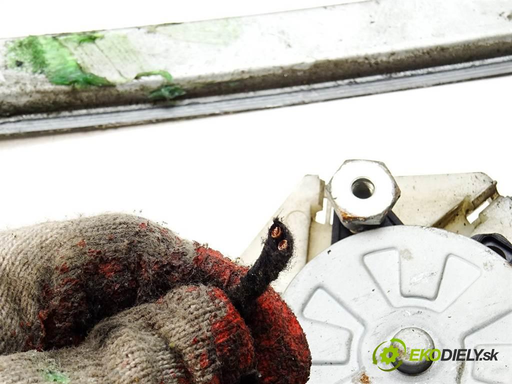 Volvo V40 FL  2002 85 kW KOMBI 5D 1.9DI 115KM 99-04 1900 mechanismus okna přední část levý